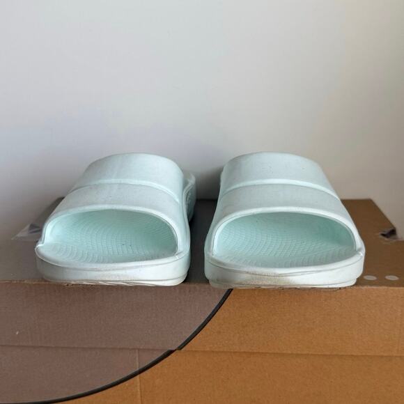 OOFOS Atlantis ‘Mint Green’ Unisex Recovery Slides Sandals - Men 7- Women 9 main image 10